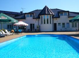 Brydar with Sauna, Swimming Pool and Jacuzzi, hotel in Mielno