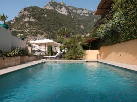 Villa Magia, hotel v Positane