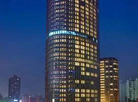 Sheraton Grand Shanghai Pudong Hotel & Residences