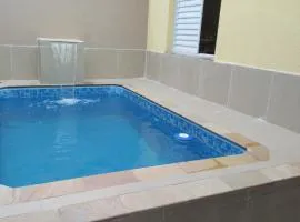 Linda Casa de praia sobre as ondas