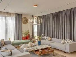 Vilasa 5 BHK by tisyastays
