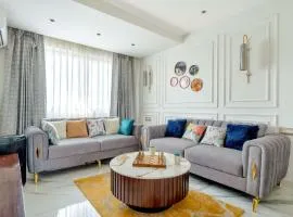 Emerald 3 BHK Penthouse with Pvt Jacuzzi by tisyastays