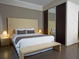 Hôtel du Centre, hotel v destinaci Nouméa