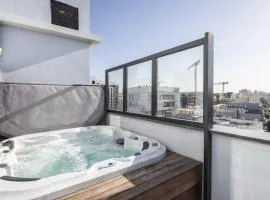 Tel-Aviv Rooftop Jacuzzi Penthouse by Sea N Rent