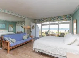 Oceanfront VA Beach Condo Enjoy Fall Festivities!