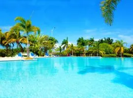 Tropical Escape in Richmond with Pool & Gym Perfect Paradise Getaway Sleeps 7 Perfect for Families