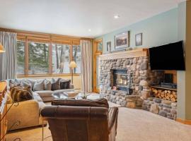 Highlands Lodge 106 by East West Hospitality, hotel in Beaver Creek