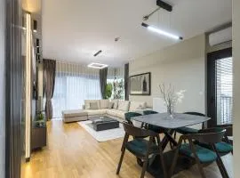 Urban Oasis 16th Floor Penthouse, City center, Free private parking