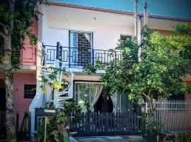 Independent suite obs aluguel apenas do comodo independente não consigo alterar a informacão casa de 1 quarto é automática da plataforma