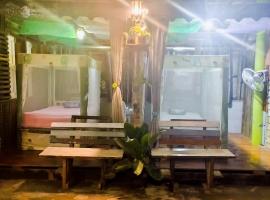 Nu Bamboo Backpacker – hotel w mieście Phuket