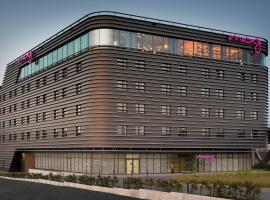 Moxy Cologne Bonn Airport, hotel u Kelnu
