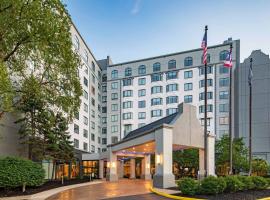 Sheraton Suites Columbus Worthington, hotel poblíž Ohio State University - OSU, Columbus