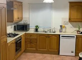 4 Bed Room Sharing House