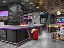 Moxy Bucharest Old Town, hotel di Bukares