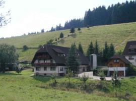 Ferienwohnung Armbruster: Sankt Georgen im Schwarzwald şehrinde bir otel