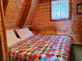 Chalet Natura Il rifugio dello scoiattolo, cabin in Cavaliere