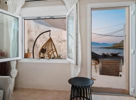 Casa Grotta With Sea & Cave View, hotel a Matala