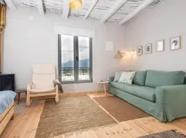 Schefflera Apartment, With Mountain View