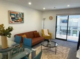 Stylish and Sleek Auckland Stay