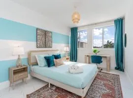 Stylish 1-Bedroom Apartment with Pool, Gym, Free Parking, Rooftop and Balcony - 5 Min to Hollywood Beach! - 10 Min to FLL Airport