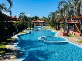 Cómodo town-house con piscina, hotel in El Marite