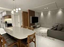 Apartamento no coração de meia praia com 4 suítes e 3 vagas de garagem