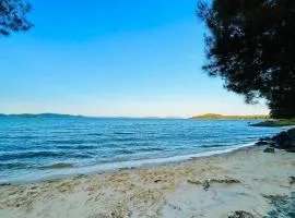 Bay Getaway - Beach, Nature walks and a Two Storey House