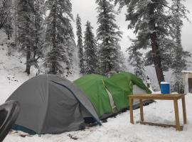 Cafe vee camping point Tosh kutla, Campingplatz in Kulu