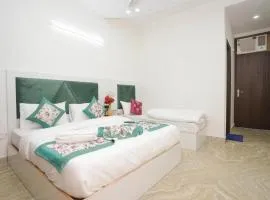 Hotel Diamond Stay 10 Mints Walking From Nizamuddin Railway Station