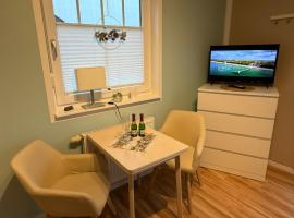 Ferienzimmer/wohnung am Kurstrand, WLAN, hotel in Zingst