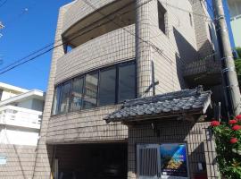 ゲストハウスブルーオーシャン那覇, khách sạn khoang ngủ ở Naha