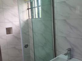 Dani-groove – hotel w mieście Aguda