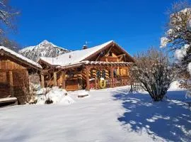 Chalet Cosy avec terrasse plein sud, 2 chambres, au cœur de la Haute-Savoie