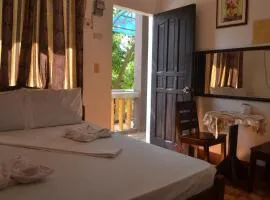 Nanette's Tourist Inn