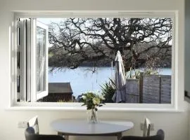 Breakfast With A View Free Parking and Water Access