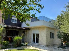 Holiday House K&K、プリヴラカのホテル