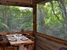 Private 2-Bedroom Jungle Cabin in Tropical Garden, San Ignacio
