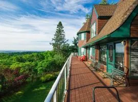 Far Horizons Luxury Vacation Home