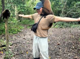 Los Delfines y La Natura Lodge & Expeditions, khách sạn ở Isla Paranapura