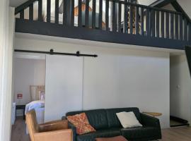 Huma2025, hotel u gradu Eede