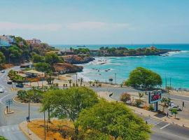 MEETING POINT HOSTEL-Praia Group Reservations, hotel v destinaci Praia