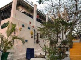 Los tisseaux, hotel com estacionamento em Casares