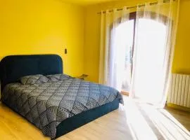 Casa Scaglione - camara giallu