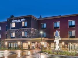 TownePlace Suites by Marriott Whitefish Kalispell، فندق في وايتفيش