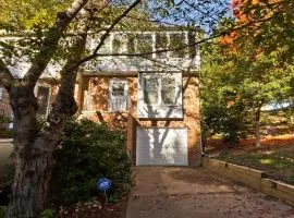 Cozy 3 bedroom and 2 bath Townhouse
