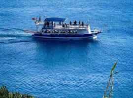 private 100m2 detached villa with central castle garden，位于安塔利亚的酒店