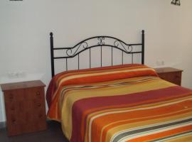 El Aceitón, hotel v destinaci Cortegana