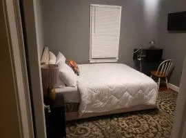 Unit-B Stylish Apt near Addison metro & downtown Washington DC