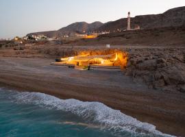 Phosphorus Beach Camps, hotel v destinaci Súr
