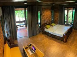 Wooden House,Rustic charm in quiet area
